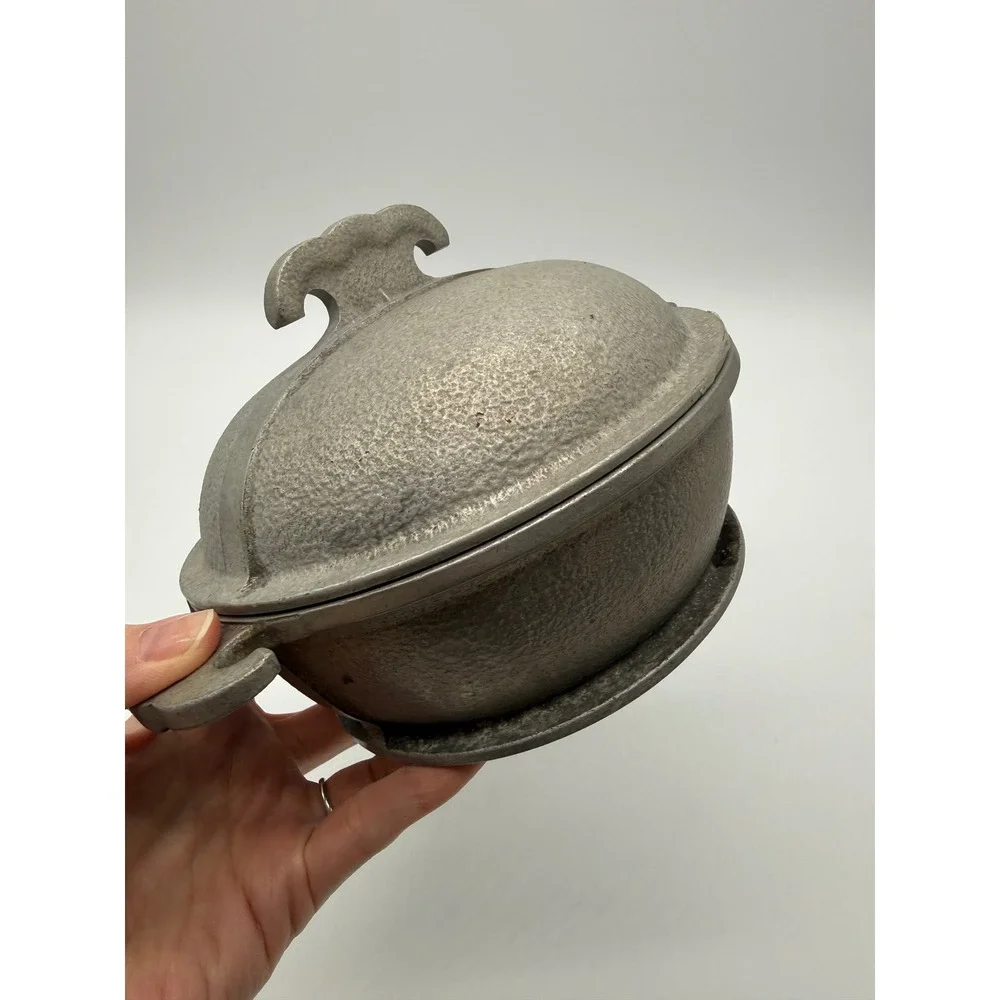 Guardian Service Hammered‎ Aluminum Cookware Lidded Dutch Oven 8in Mid Century